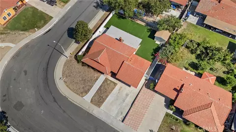 View/Area - 909 S Vine Ave, Bloomington, CA 92316 photo 3 of 15