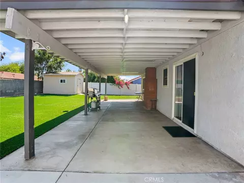 Exterior - 909 S Vine Ave, Bloomington, CA 92316 photo 6 of 6