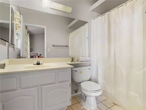 Bath - 909 S Vine Ave, Bloomington, CA 92316 photo 3 of 4