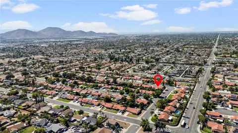 View/Area - 909 S Vine Ave, Bloomington, CA 92316 photo 11 of 15