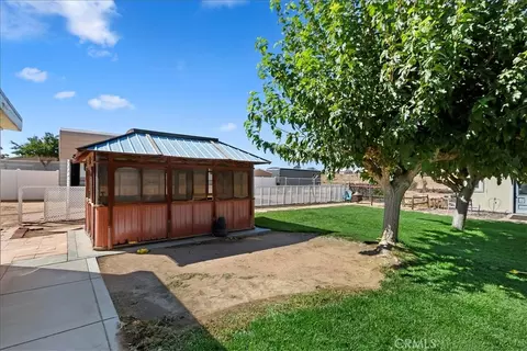 Exterior - 18014 Talisman St, Hesperia, CA 92345 photo 4 of 8