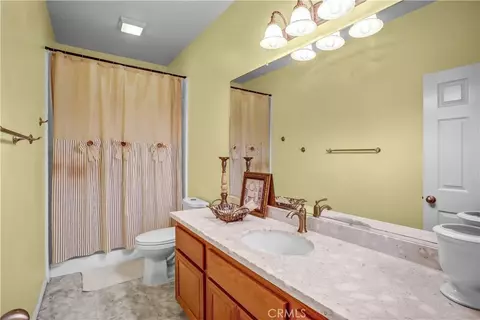 Bath - 18689 Hawkhill, Perris, CA 92570 photo 1 of 3