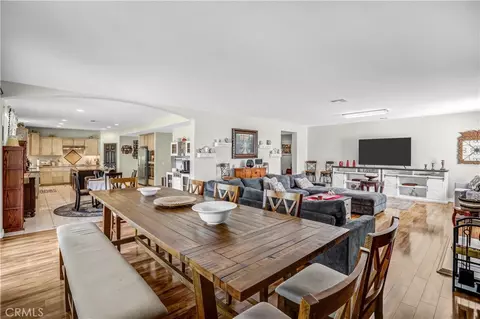 Dining - 18689 Hawkhill, Perris, CA 92570 photo 2 of 4