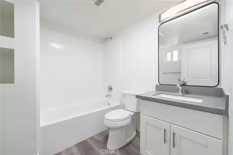 Bath - 6837 N Haskell Ave, Van Nuys, CA 91406 photo 1 of 4