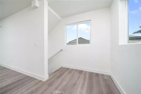 Entry Way - 6837 N Haskell Ave, Van Nuys, CA 91406 photo 3 of 4