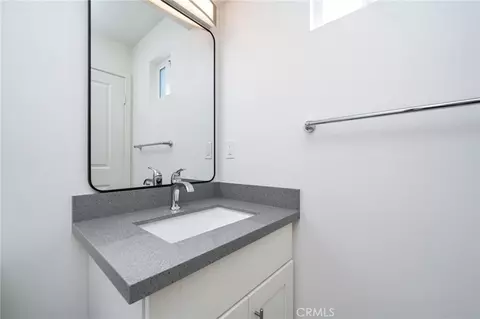 Bath - 6837 N Haskell Ave, Van Nuys, CA 91406 photo 4 of 4