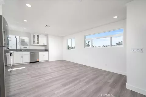 Living - 6837 N Haskell Ave, Van Nuys, CA 91406 photo 4 of 5