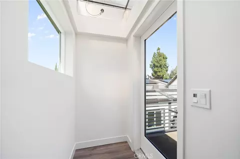 Entry Way - 6837 N Haskell Ave, Van Nuys, CA 91406 photo 4 of 4