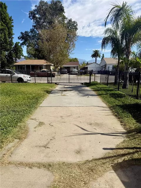 1060 Myrtle Dr, San Bernardino, CA 92410 photo 3