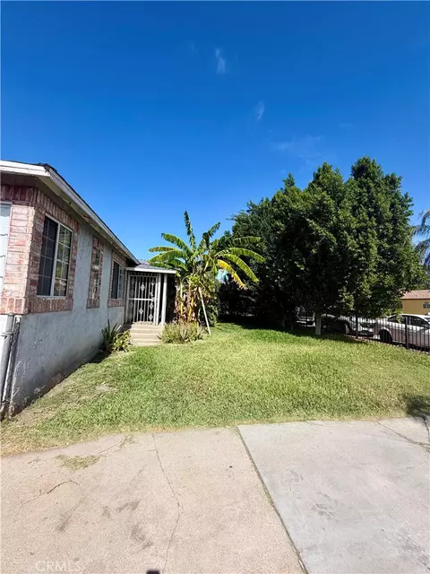 1060 Myrtle Dr, San Bernardino, CA 92410 photo 2