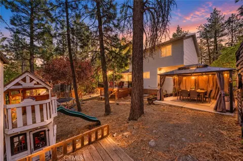 Exterior - 5706 Lodgepole, Wrightwood, CA 92397 photo 5 of 19