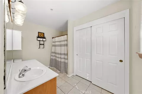 Bath - 5706 Lodgepole, Wrightwood, CA 92397 photo 3 of 5