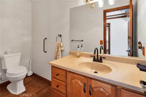Bath - 915 Trinity, Lake Arrowhead, CA 92352 photo 1 of 6