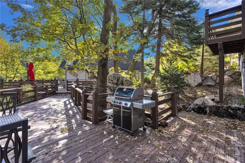 Exterior - 915 Trinity, Lake Arrowhead, CA 92352 photo 14 of 15