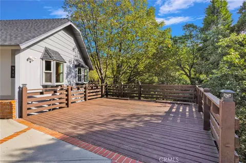 Exterior - 915 Trinity, Lake Arrowhead, CA 92352 photo 2 of 15