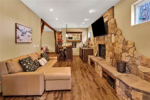 Living - 915 Trinity, Lake Arrowhead, CA 92352 photo 2 of 3