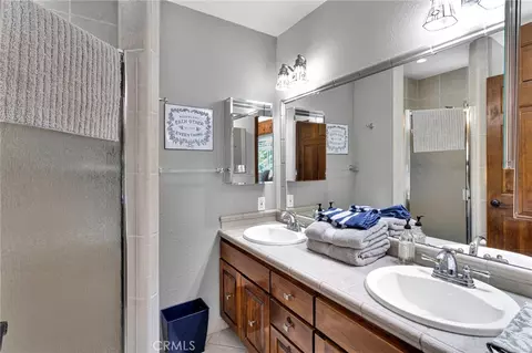 Bath - 915 Trinity, Lake Arrowhead, CA 92352 photo 3 of 6
