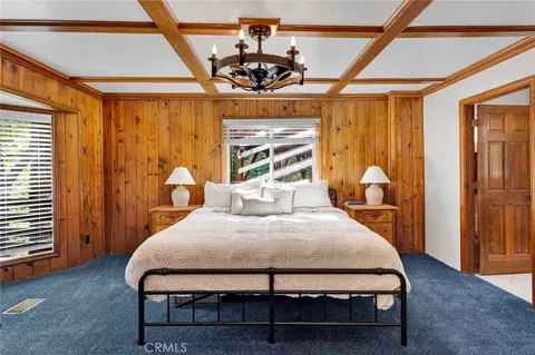 Bedroom - 915 Trinity, Lake Arrowhead, CA 92352 photo 2 of 8
