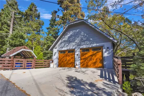 Exterior - 915 Trinity, Lake Arrowhead, CA 92352 photo 1 of 15