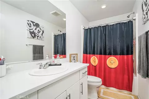 Bath - 19233 Sequoia Grv, Riverside, CA 92507 photo 2 of 3