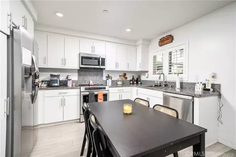 Kitchen - 19233 Sequoia Grv, Riverside, CA 92507 photo 1 of 2