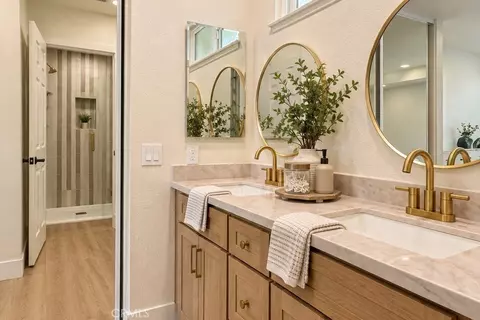 Bath - 1613 Erin Ave, Upland, CA 91784 photo 1 of 4