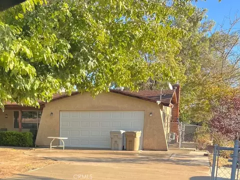 16870 Cactus St, Hesperia, CA 92345 photo 2