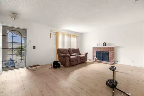 6889 Olympia Dr, Riverside, CA 92503 photo 5