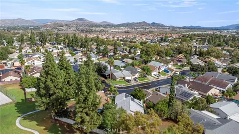 6889 Olympia Dr, Riverside, CA 92503 photo 30