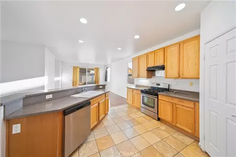 Kitchen - 11797 Maywood, Adelanto, CA 92301 photo 2 of 2
