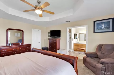Bedroom - 13585 Paramount, Phelan, CA 92371 photo 4 of 8