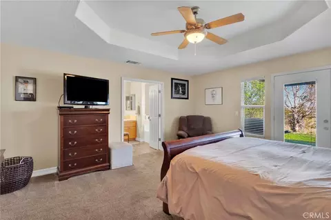 Bedroom - 13585 Paramount, Phelan, CA 92371 photo 3 of 8