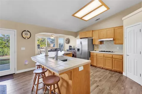 Kitchen - 13585 Paramount, Phelan, CA 92371 photo 1 of 5