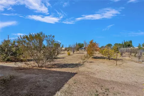 Exterior - 13585 Paramount, Phelan, CA 92371 photo 23 of 24