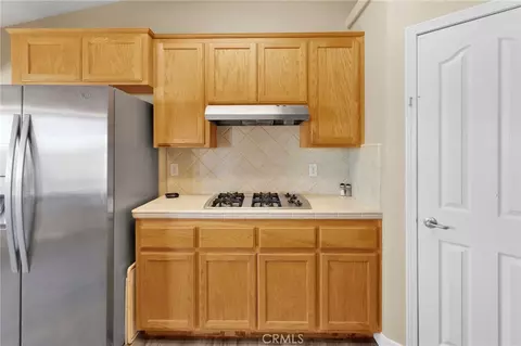 Kitchen - 13585 Paramount, Phelan, CA 92371 photo 4 of 5