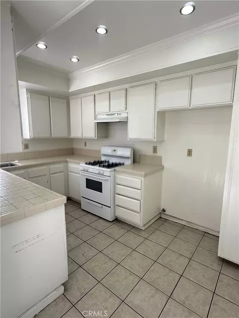Kitchen - 184 Fairwinds, Costa Mesa, CA 92626 photo 1 of 3