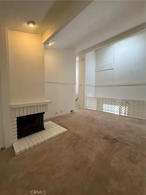 Living - 184 Fairwinds, Costa Mesa, CA 92626 photo 2 of 2