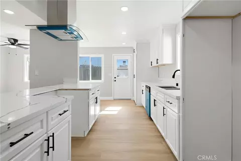 Entry Way - 5901 Paramount, Riverside, CA 92509 photo 5 of 7