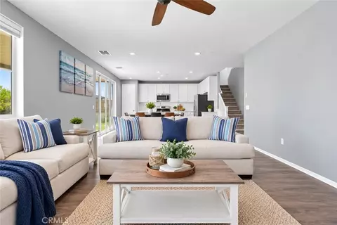Living - 8847 Glencliff Ave, Hesperia, CA 92344 photo 3 of 4