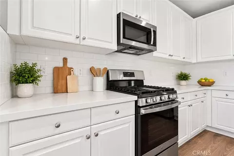 Kitchen - 8847 Glencliff Ave, Hesperia, CA 92344 photo 4 of 4