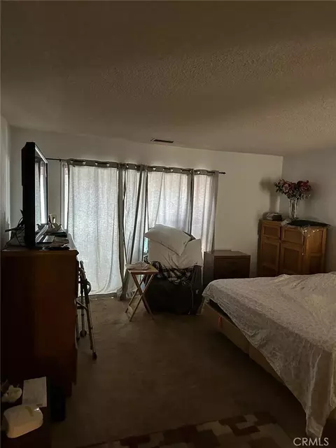 Bedroom - 19472 Kinai Rd, Apple Valley, CA 92307 photo 2 of 2