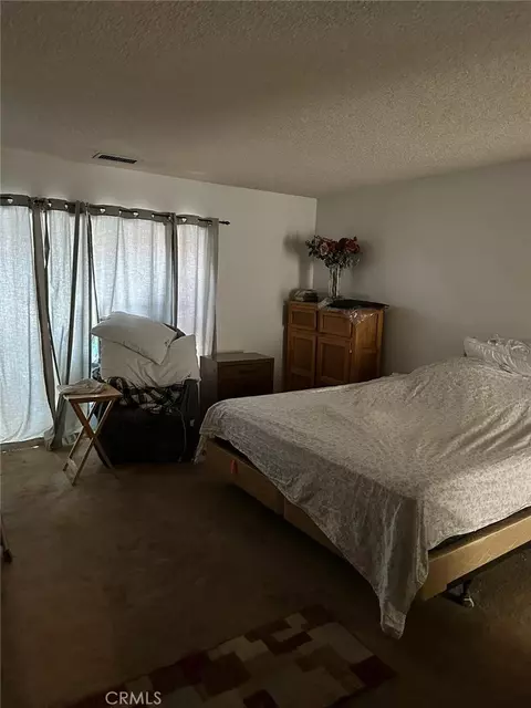 Bedroom - 19472 Kinai Rd, Apple Valley, CA 92307 photo 1 of 2