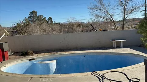 Exterior - 19472 Kinai Rd, Apple Valley, CA 92307 photo 8 of 8