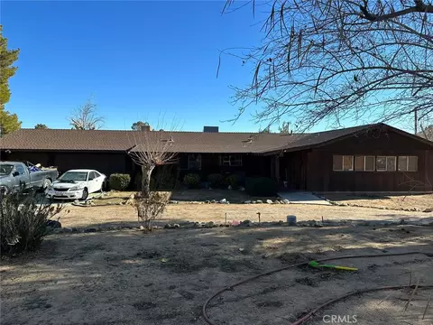 Exterior - 19472 Kinai Rd, Apple Valley, CA 92307 photo 6 of 8