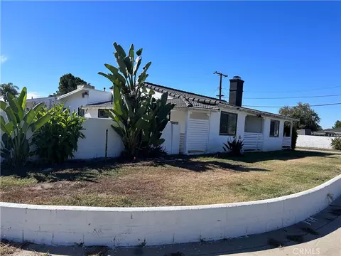 600 W Paramount St, Azusa, CA 91702