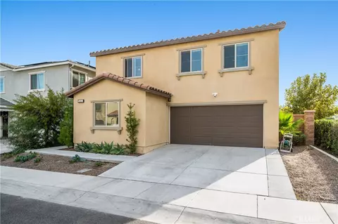32831 Crown Point Ln, Lake Elsinore, CA 92530