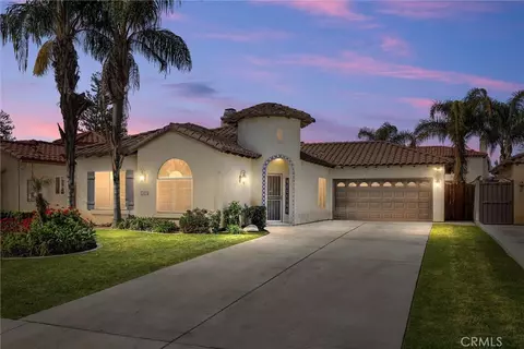 217 Villa Elegante Dr, Bakersfield, CA 93314