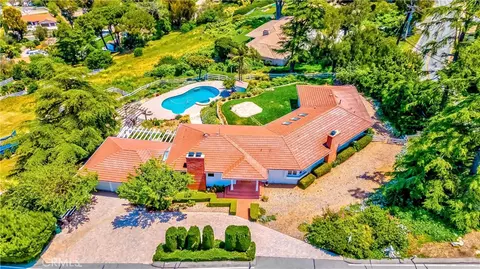 1 Hackamore Rd, Rolling Hills, CA 90274
