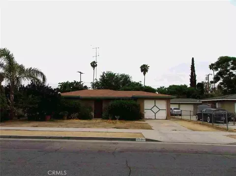 975 E Oakland Ave, Hemet, CA 92543