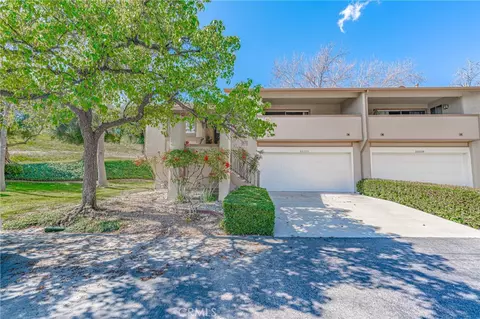 26212 Rainbow Glen Dr, Newhall, CA 91321